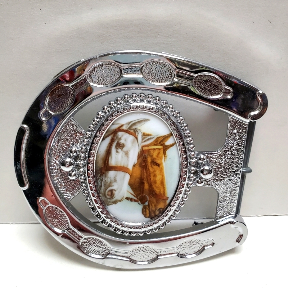 Horse shoe belt Buckle
